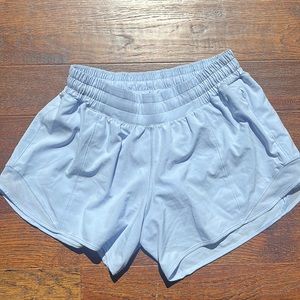 Lululemon low rise 4” Hotty Hot shorts in light purple